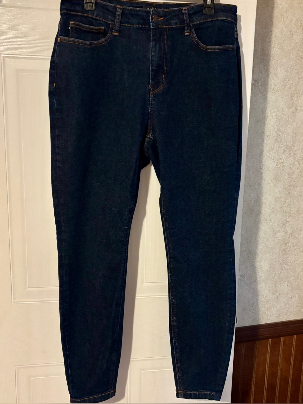 Judy Blue Skinny Fit Jeans
Size 14W